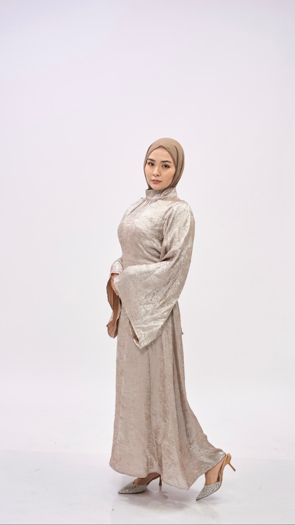 Yaara in Opal